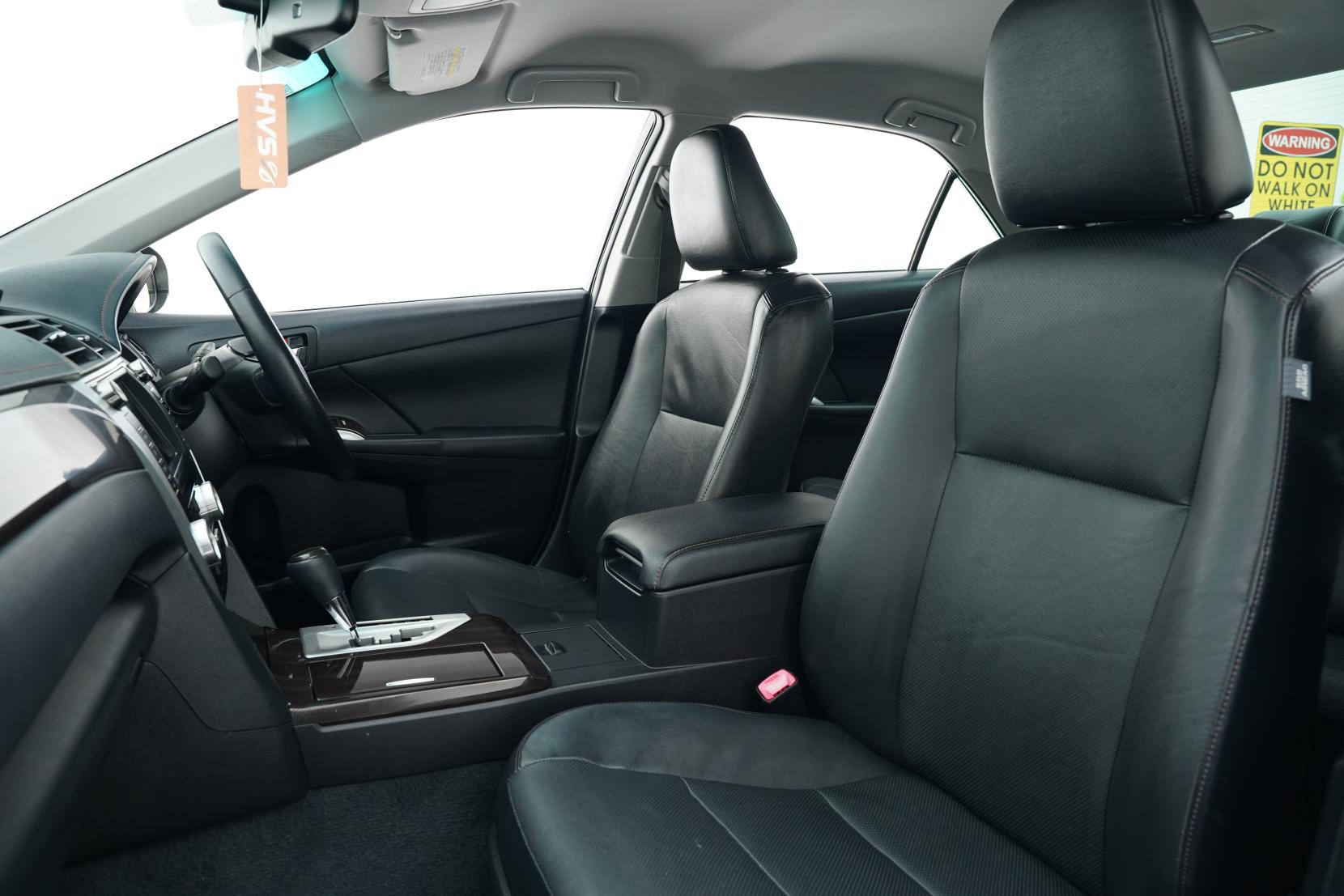 Toyota Camry HYBRID LEATHER PACKAGE