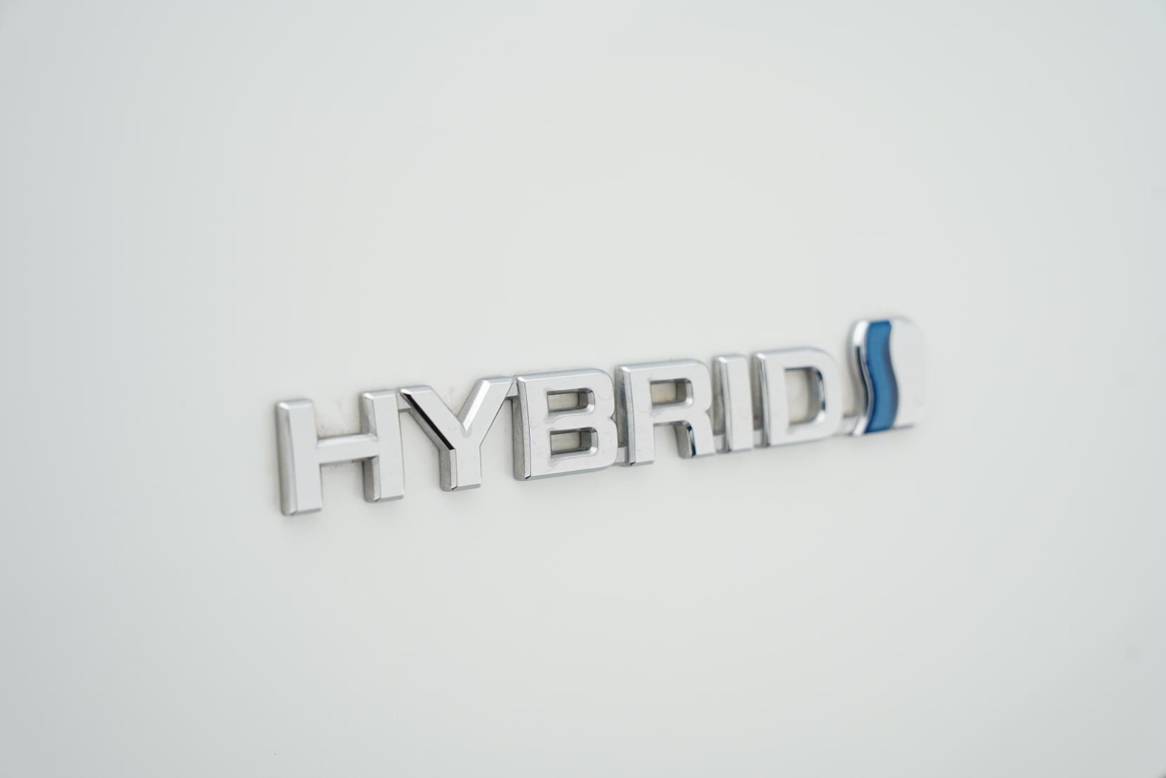 Toyota Camry HYBRID LEATHER PACKAGE