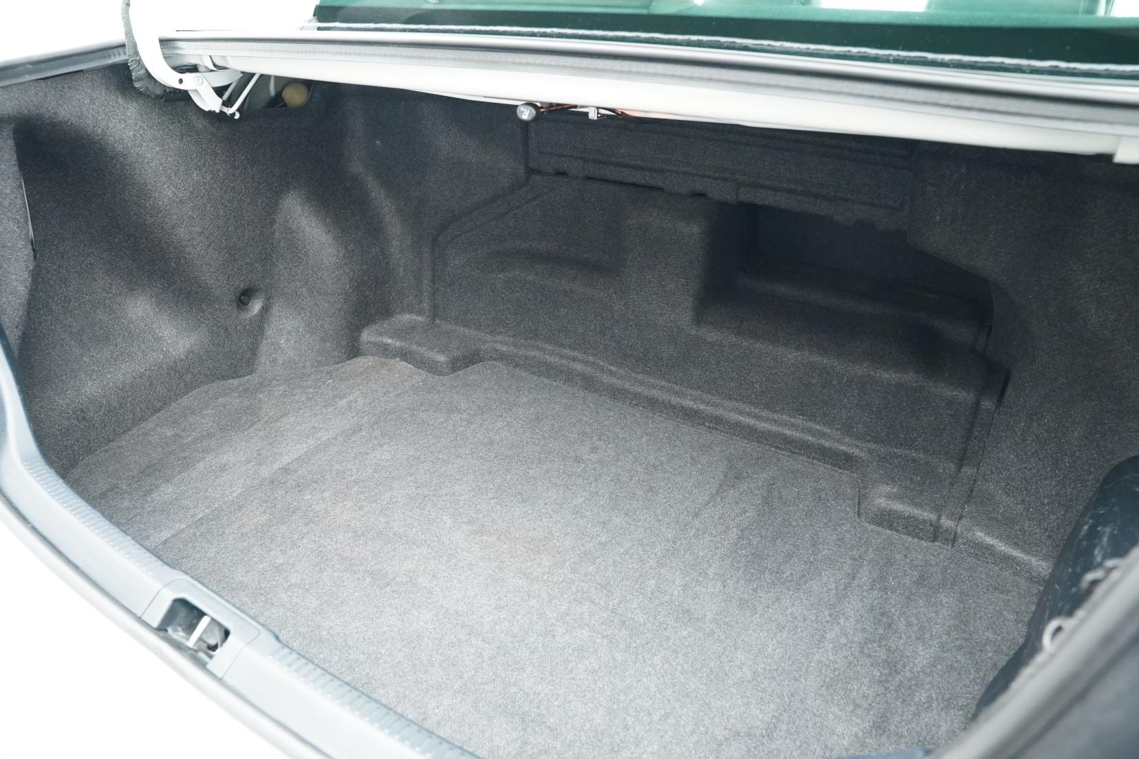 Toyota Camry HYBRID LEATHER PACKAGE