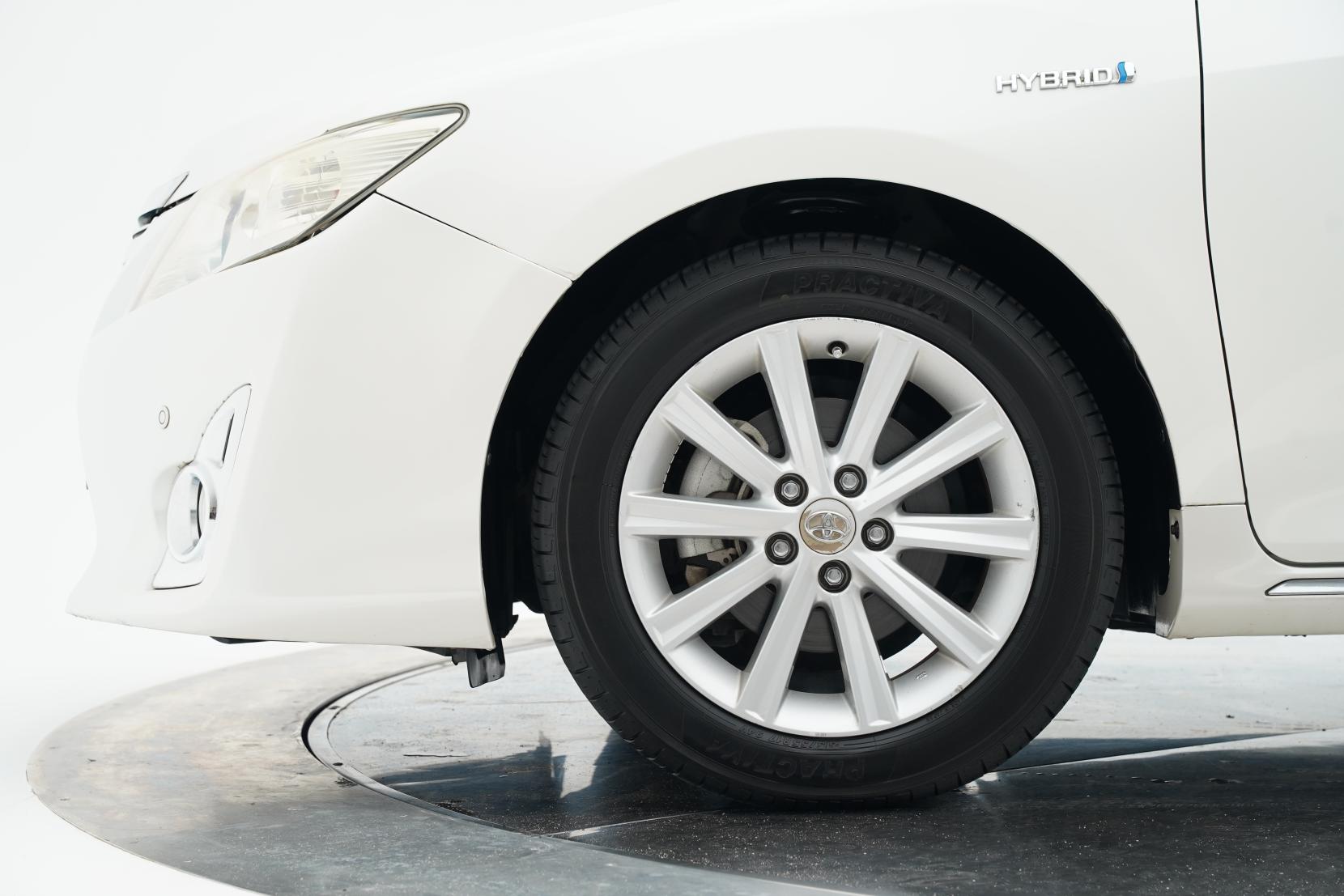 Toyota Camry HYBRID LEATHER PACKAGE