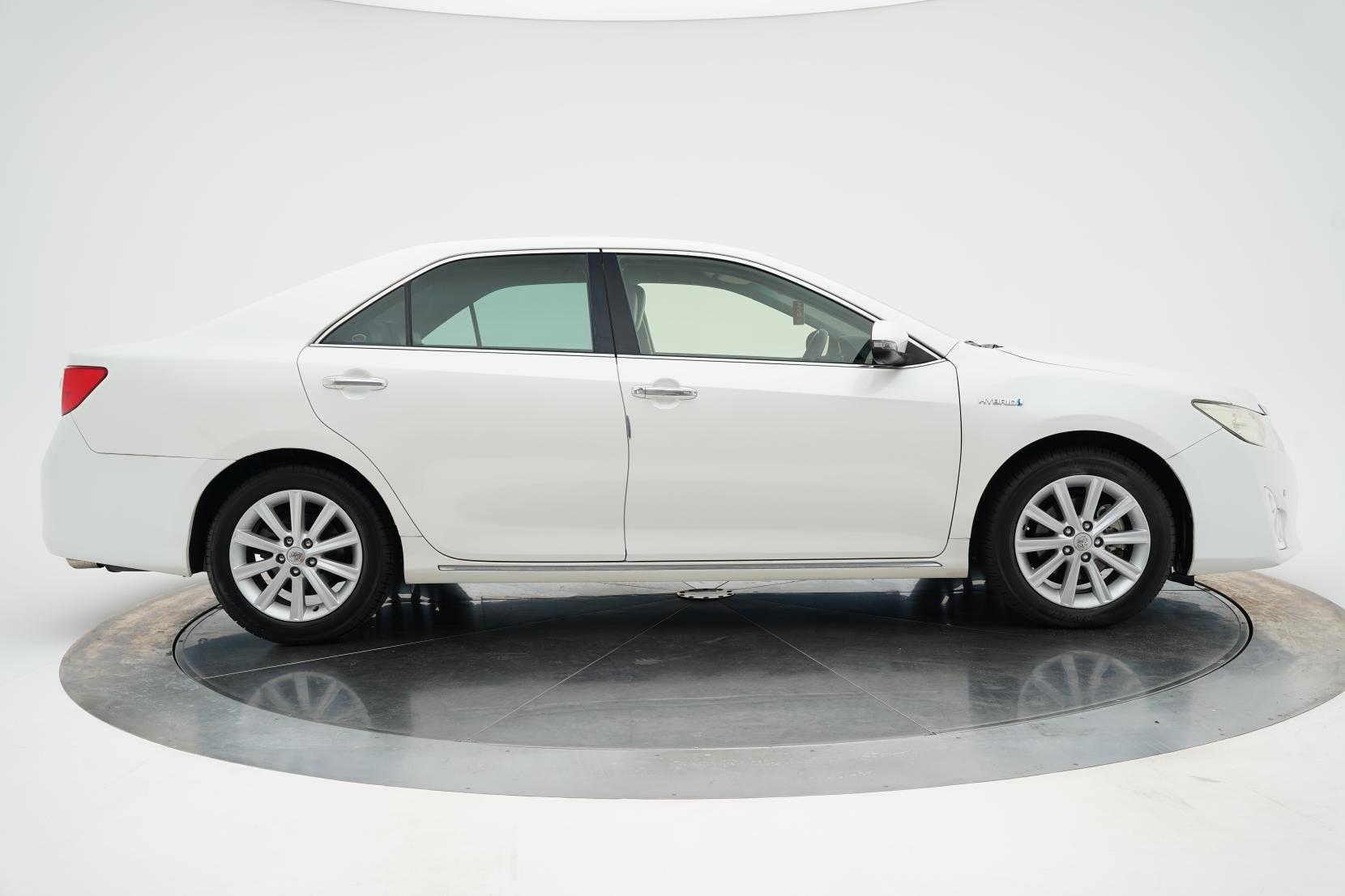 Toyota Camry HYBRID LEATHER PACKAGE