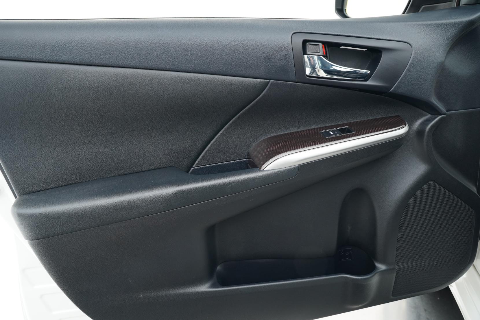 Toyota Camry HYBRID LEATHER PACKAGE