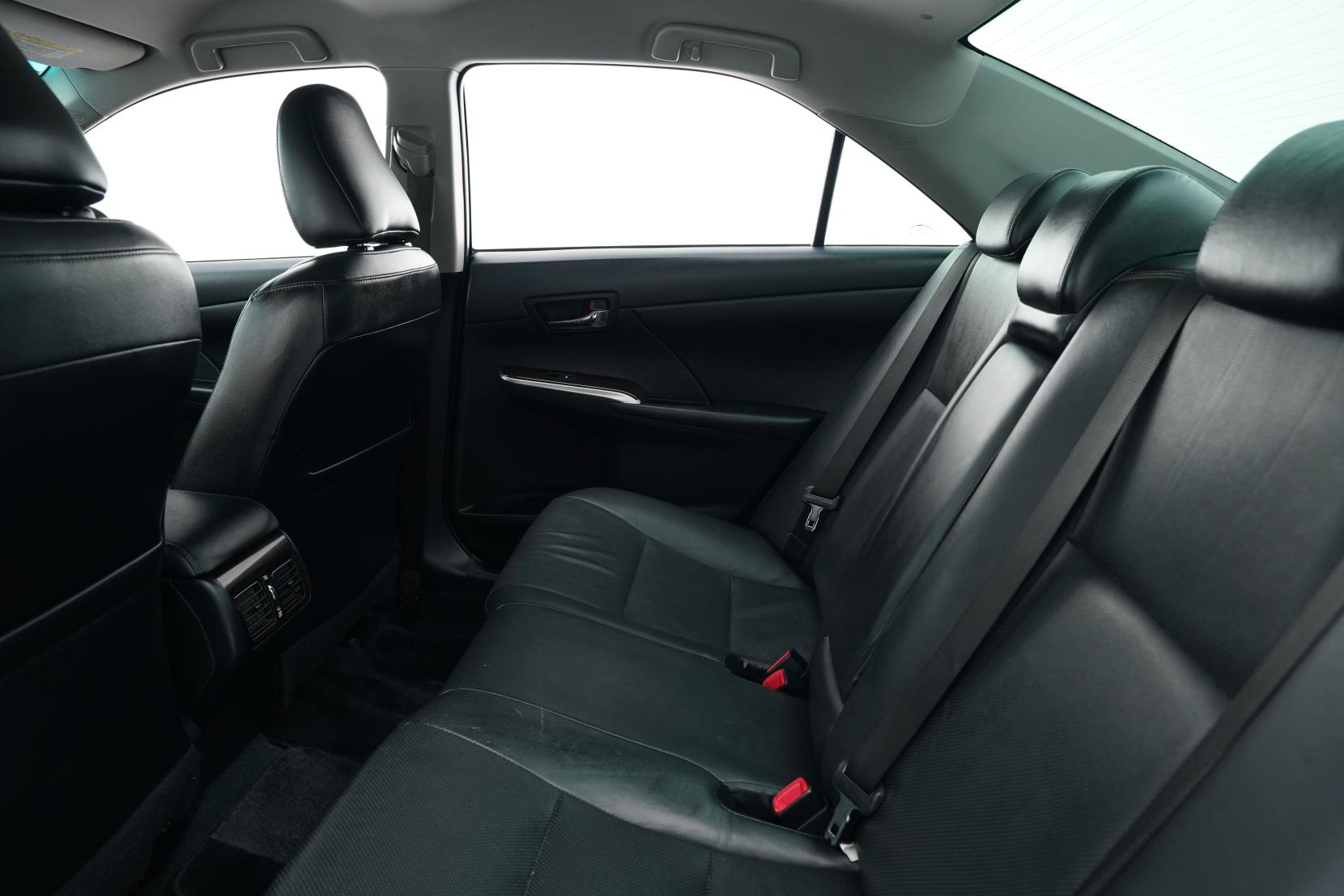 Toyota Camry HYBRID LEATHER PACKAGE