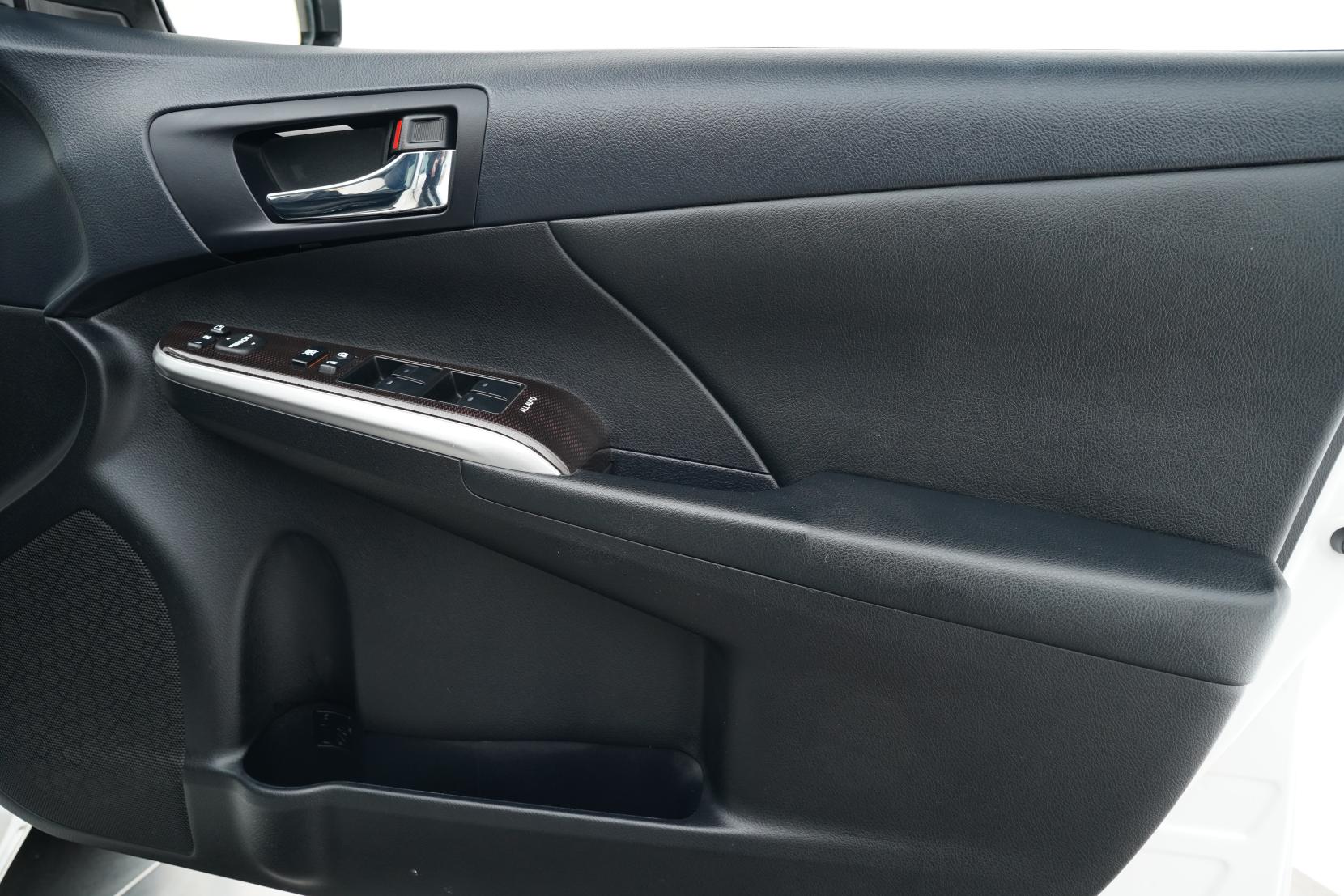 Toyota Camry HYBRID LEATHER PACKAGE