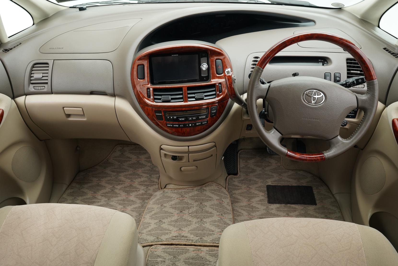 Toyota Estima 2.4 Aeras 4WD 8 Seater
