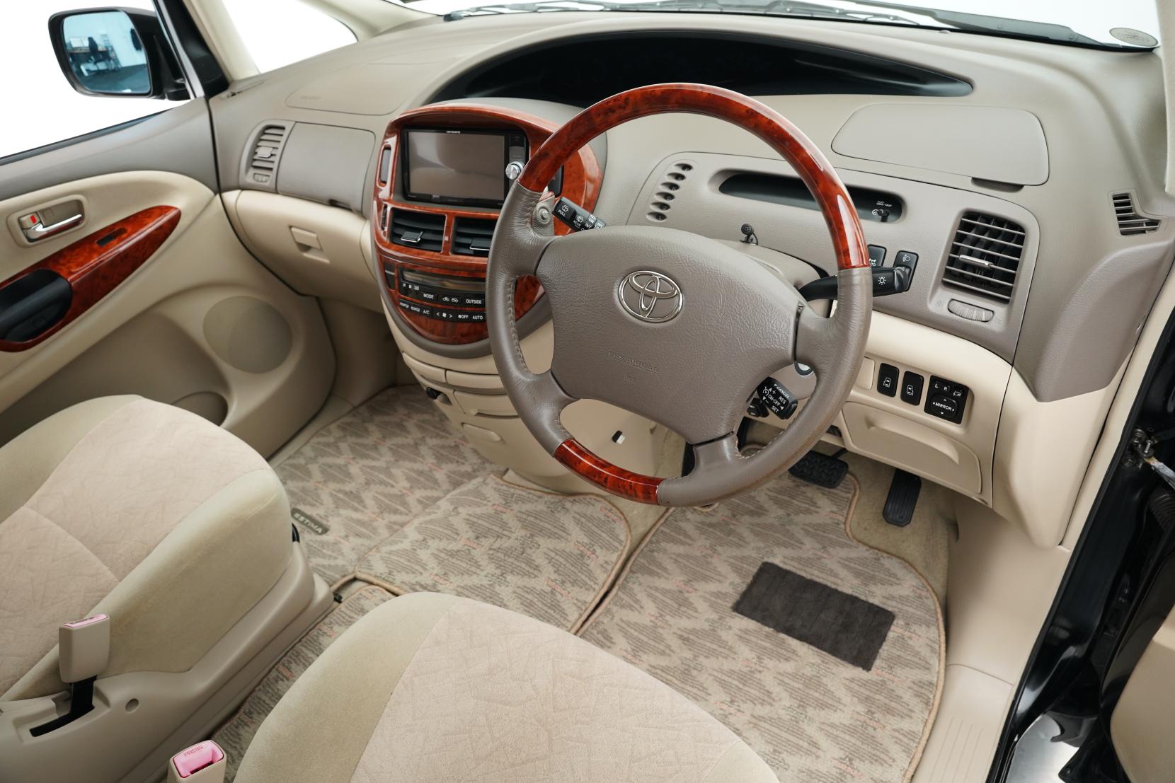 Toyota Estima 2.4 Aeras 4WD 8 Seater