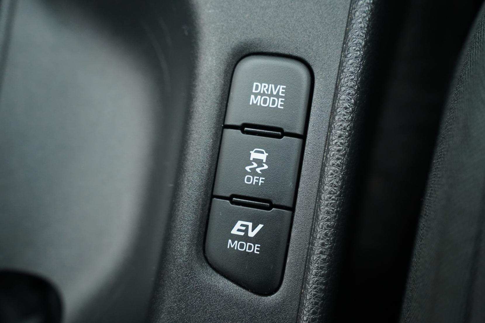 Toyota Yaris Hybrid X