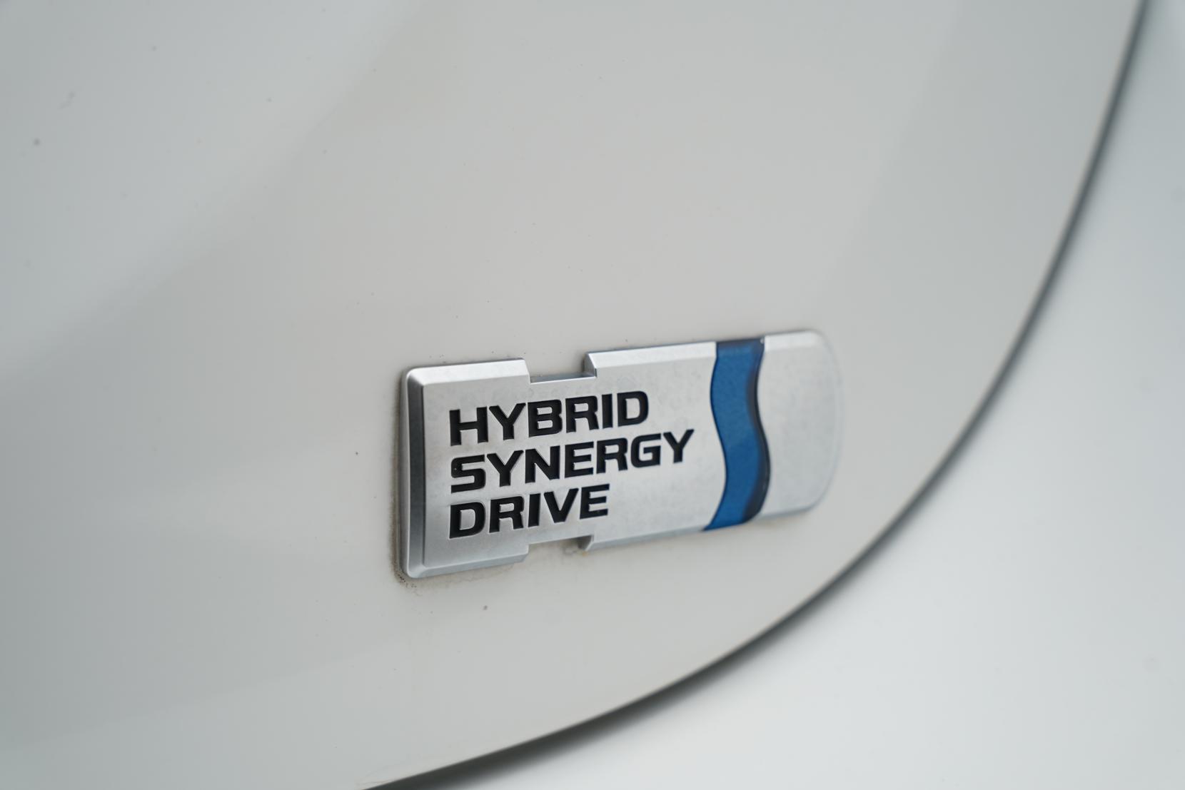 Toyota Yaris Hybrid X