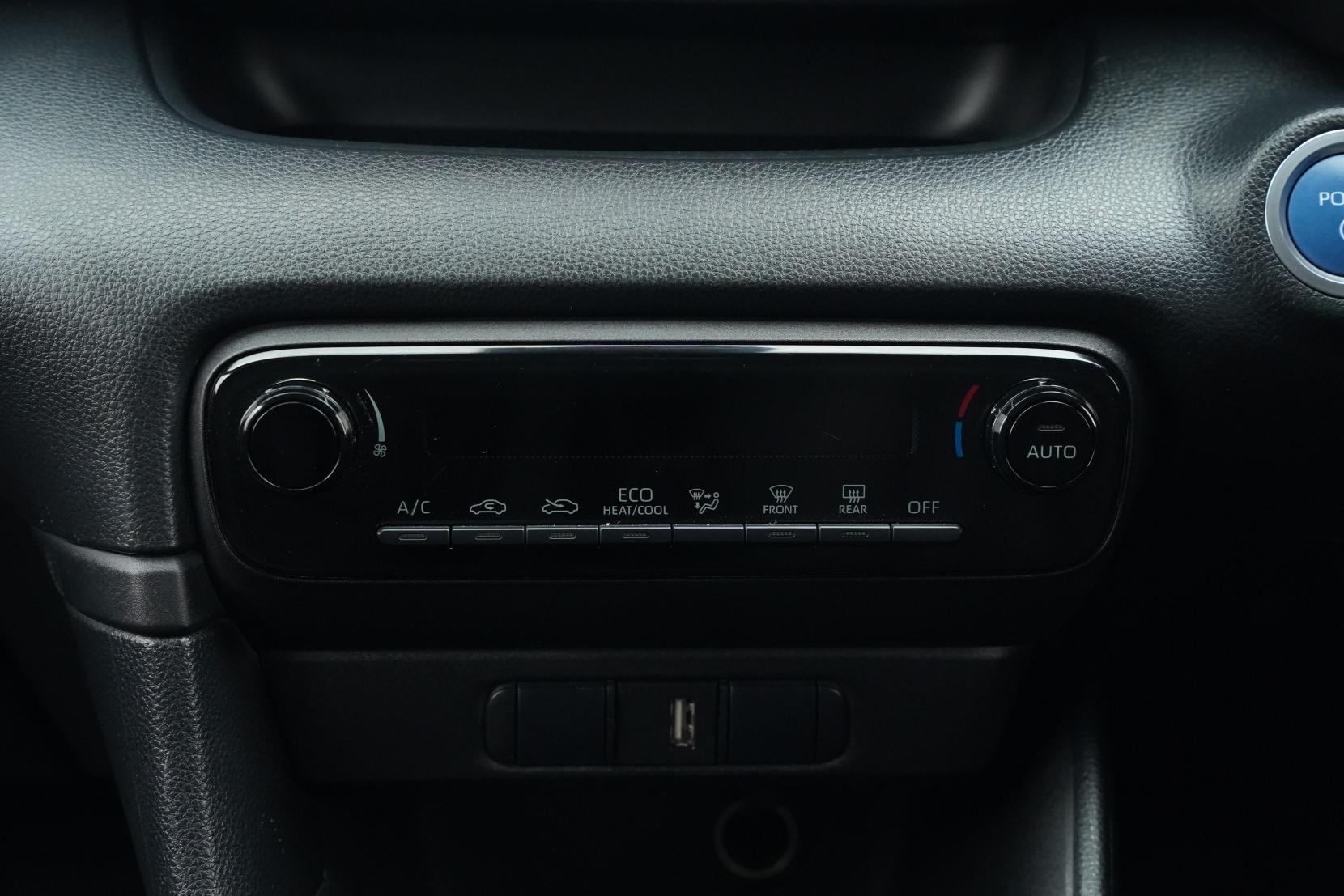 Toyota Yaris Hybrid X