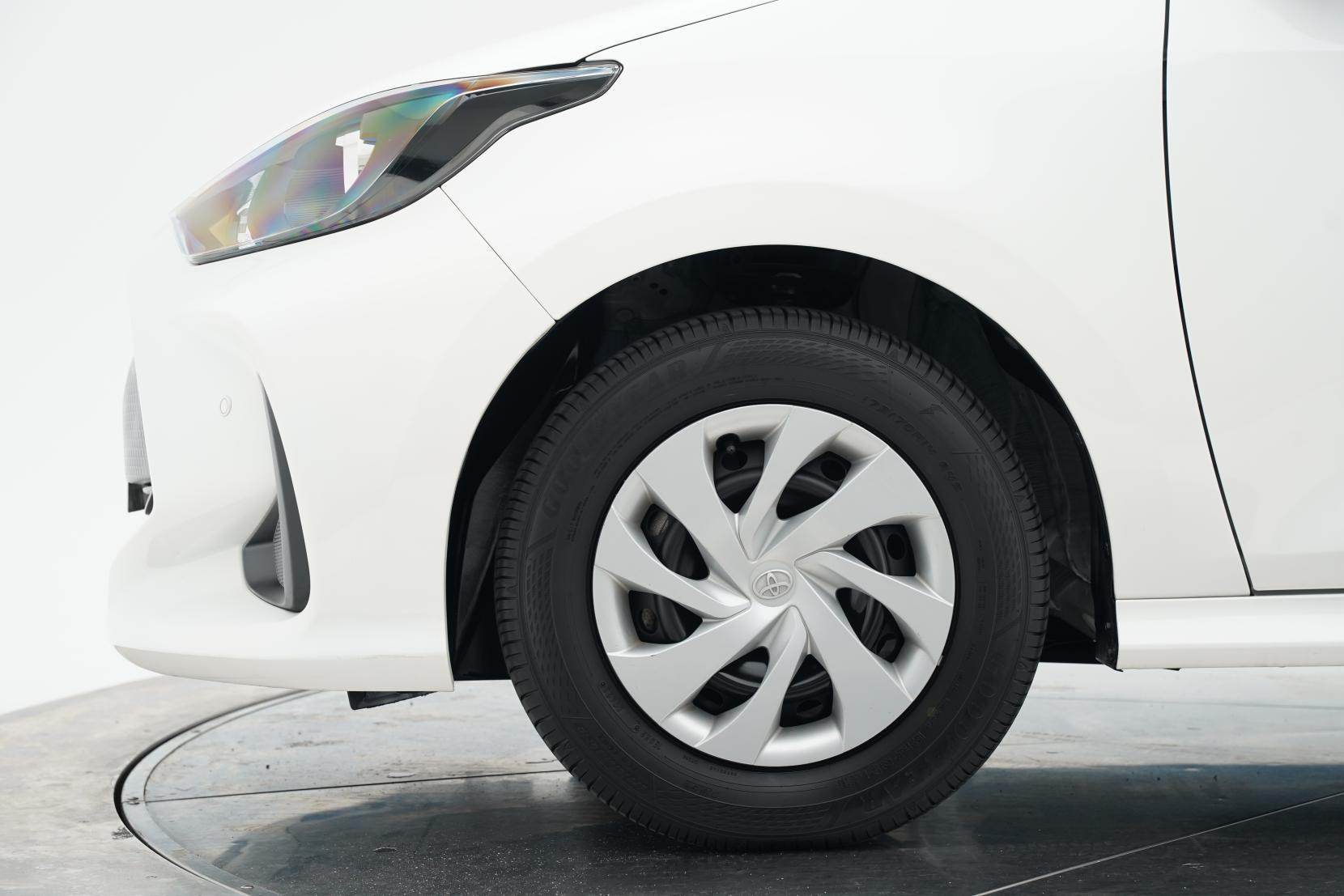 Toyota Yaris Hybrid X