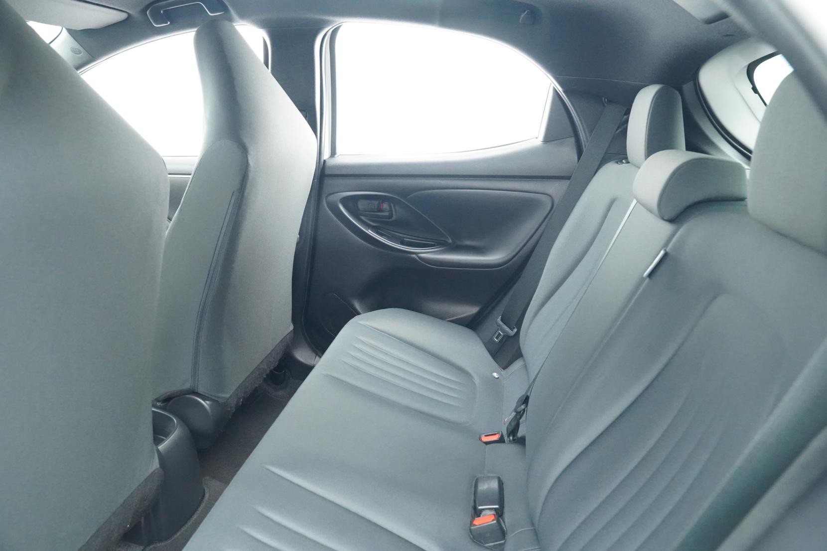 Toyota Yaris Hybrid X