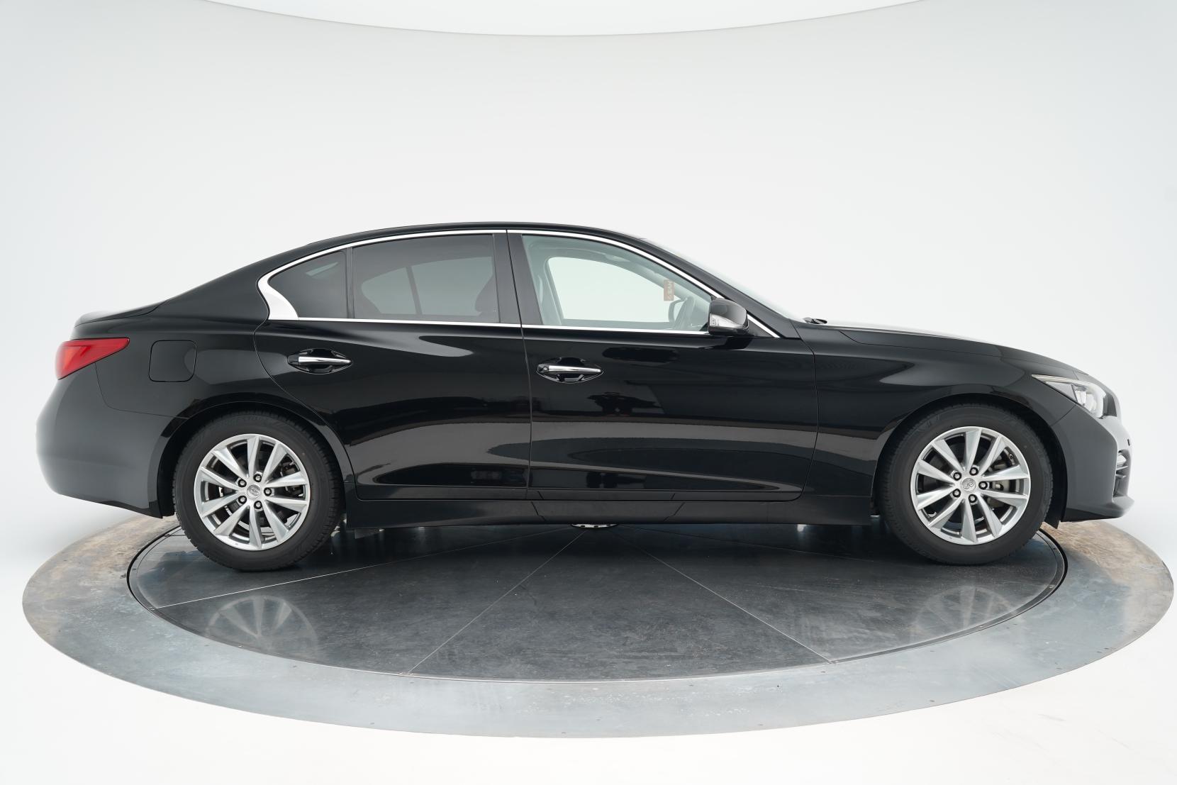 Nissan Skyline 350GT HYBRID