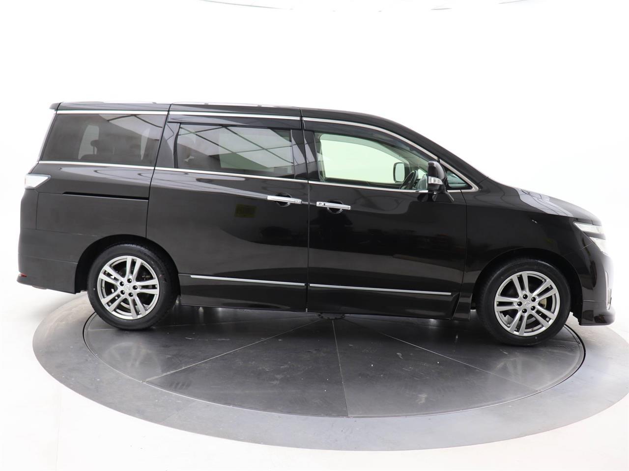 Nissan Elgrand 3.5 350 Highway Star