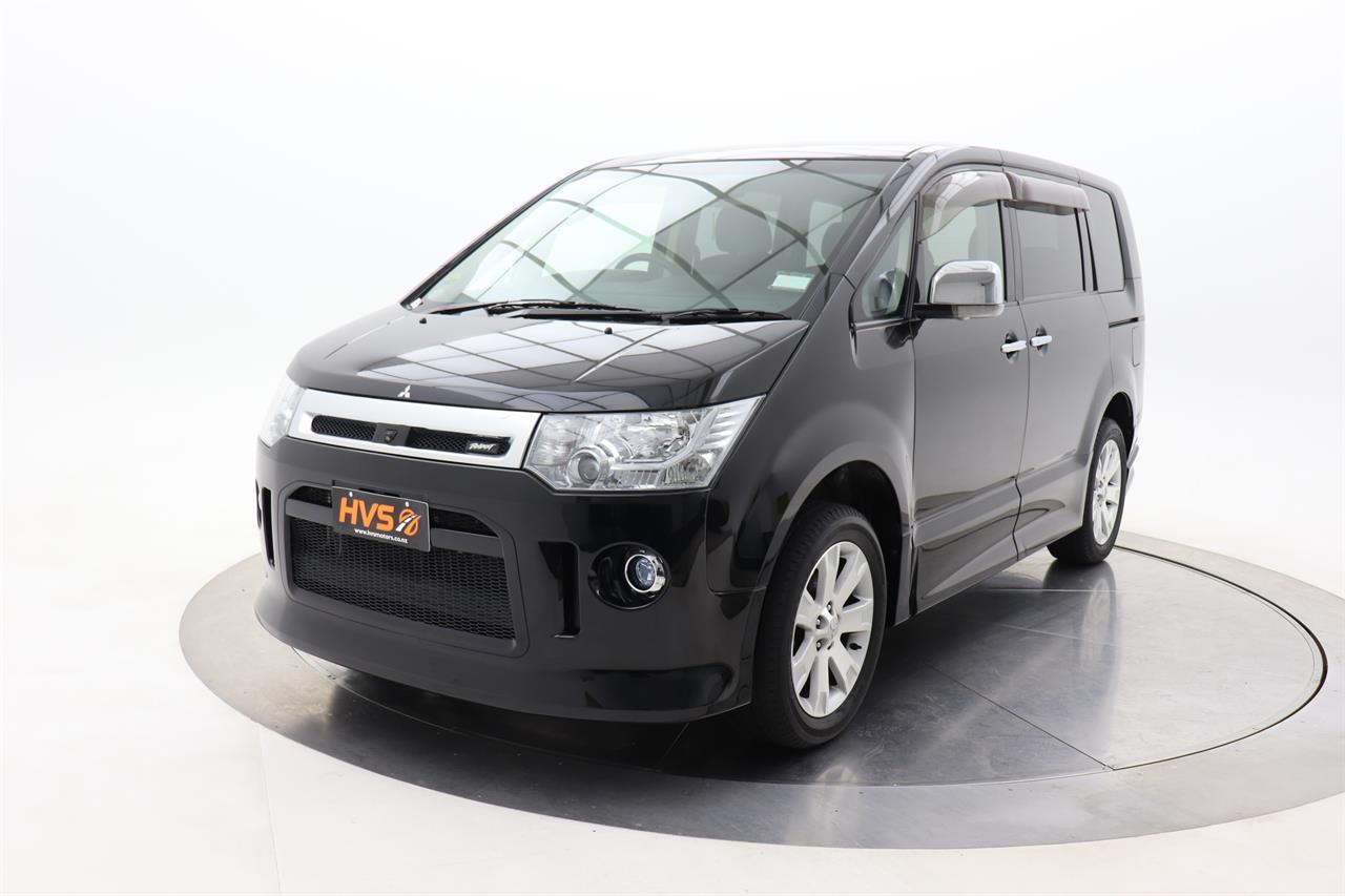 Mitsubishi DELICA 2.4 4WD 7 Seater