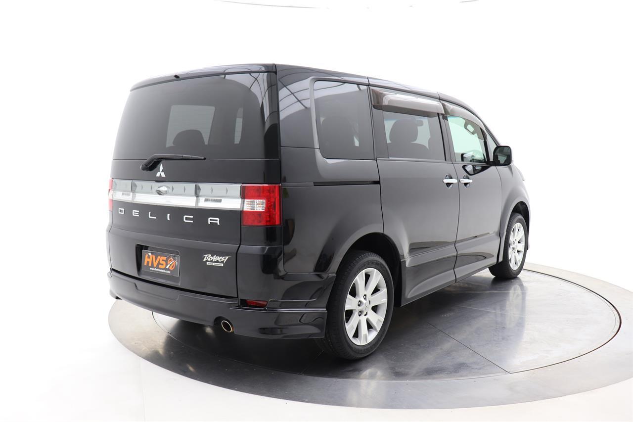 Mitsubishi DELICA 2.4 4WD 7 Seater