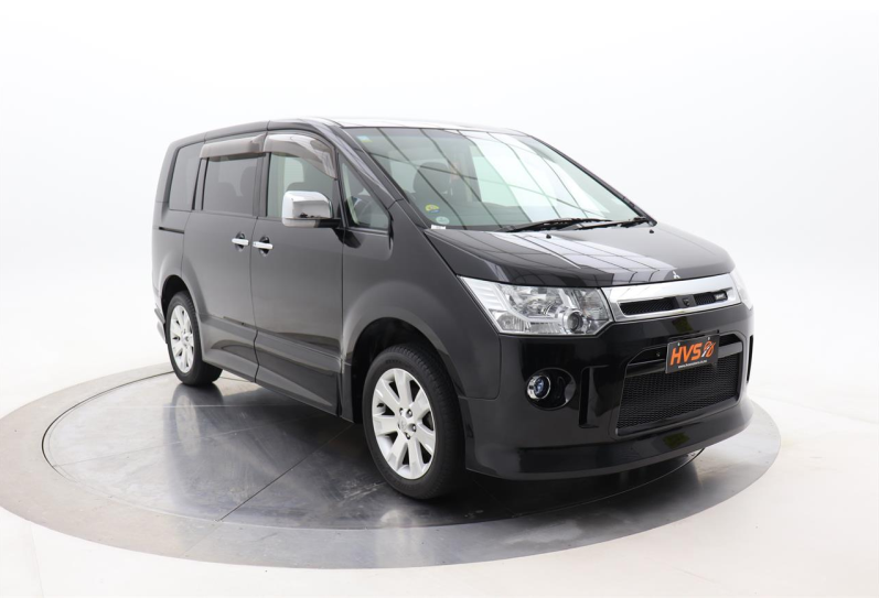 Mitsubishi DELICA 2.4 4WD 7 Seater