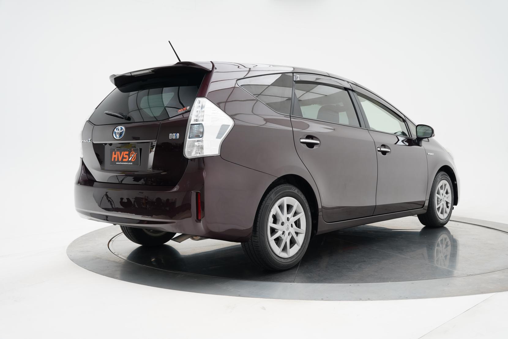 Toyota Prius 1.8 ALPHA S TUNE BLACK