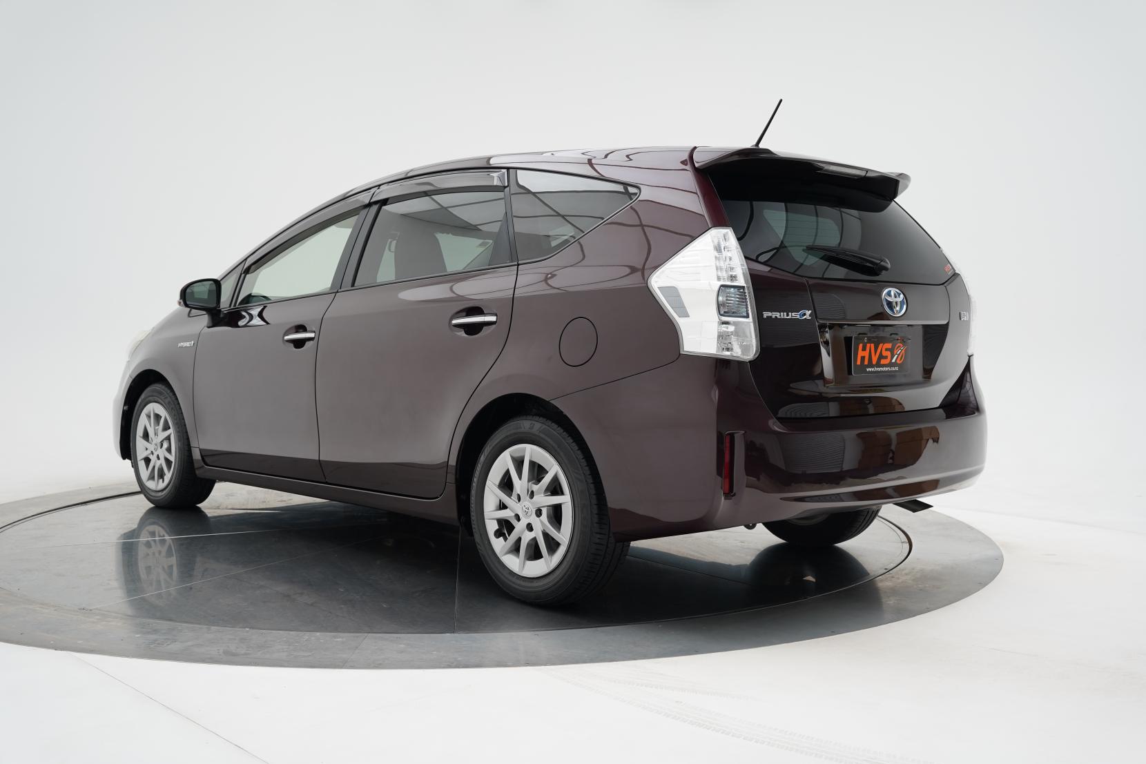 Toyota Prius 1.8 ALPHA S TUNE BLACK