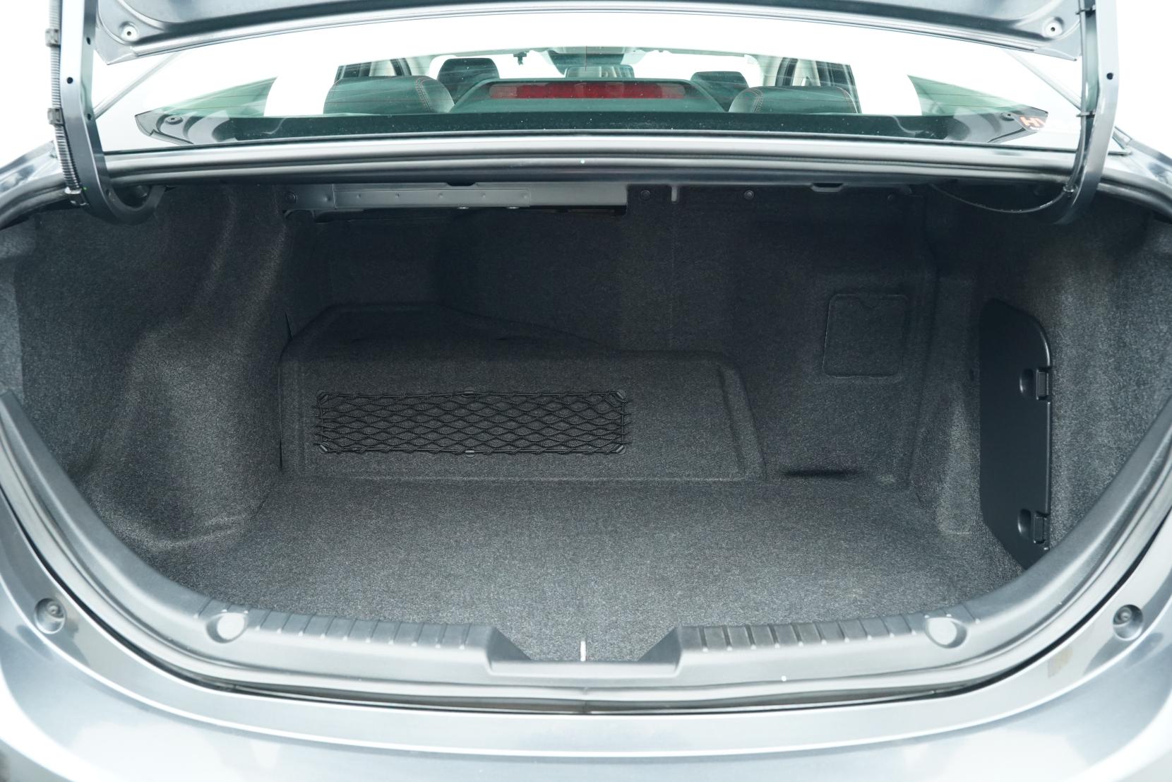 Mazda Axela HYBRID-S L PACKAGE