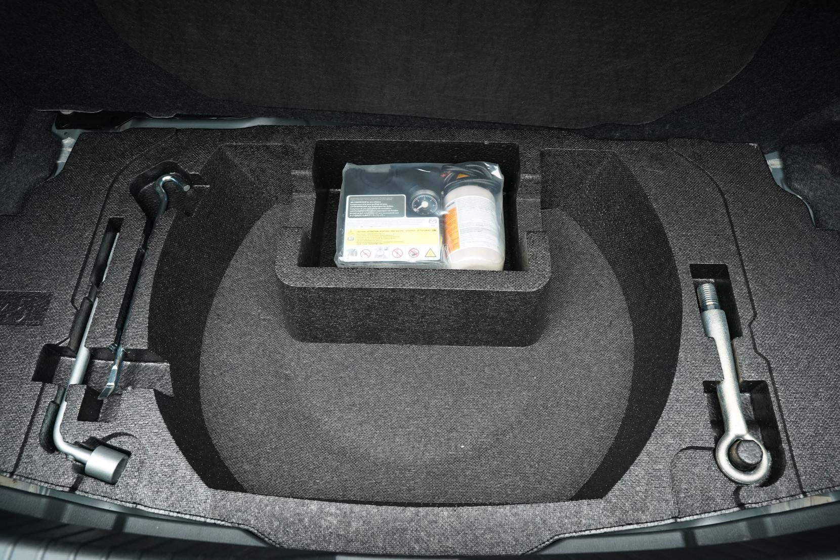 Mazda Axela HYBRID-S L PACKAGE