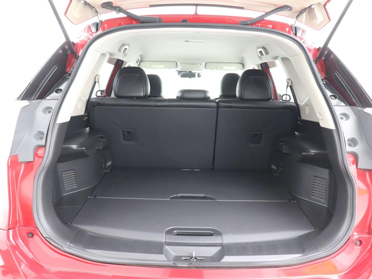 Nissan X-TRAIL 2.0 20X 2WD 5 Seater