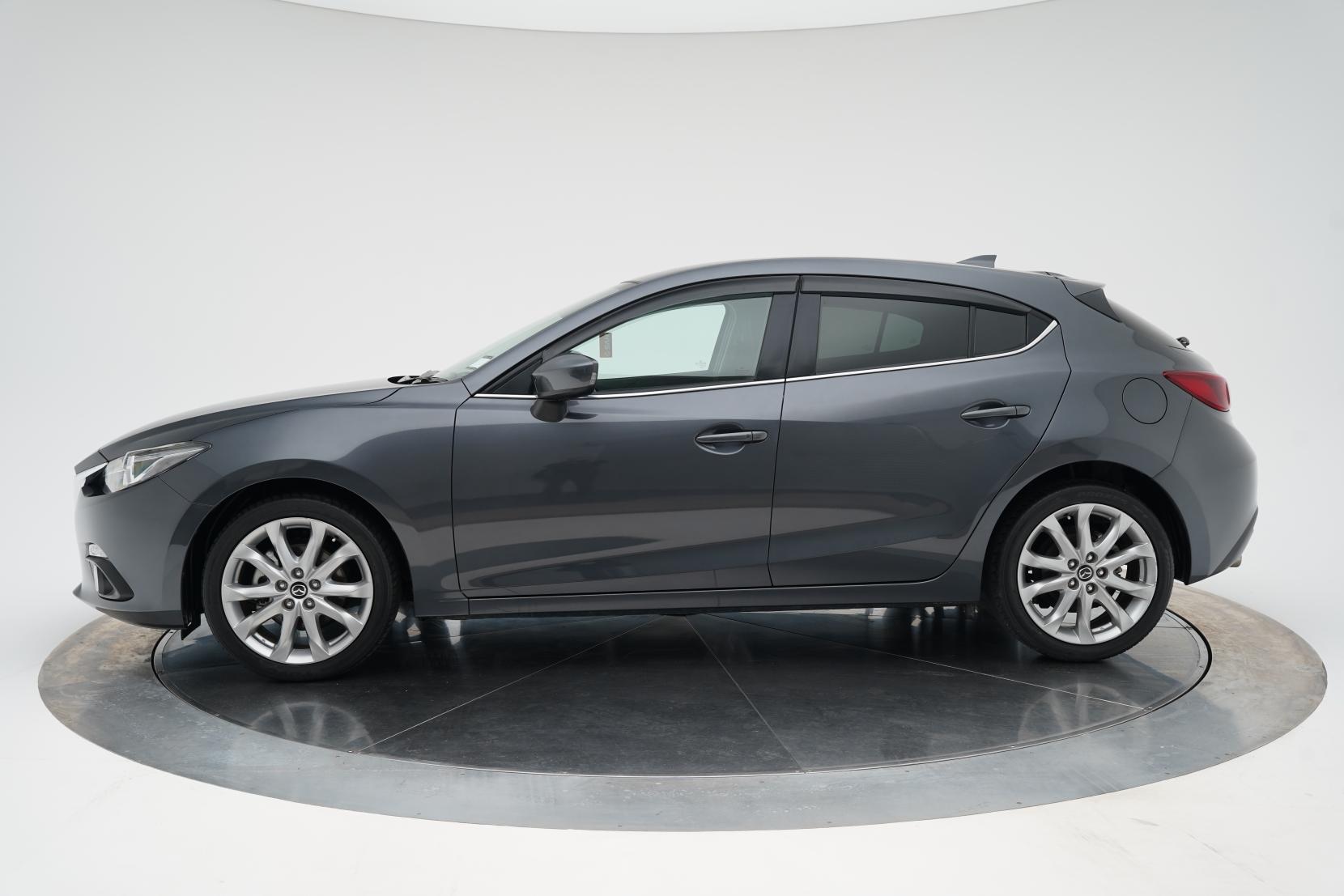 Mazda Axela 2.0 SPORT 20S TOURING