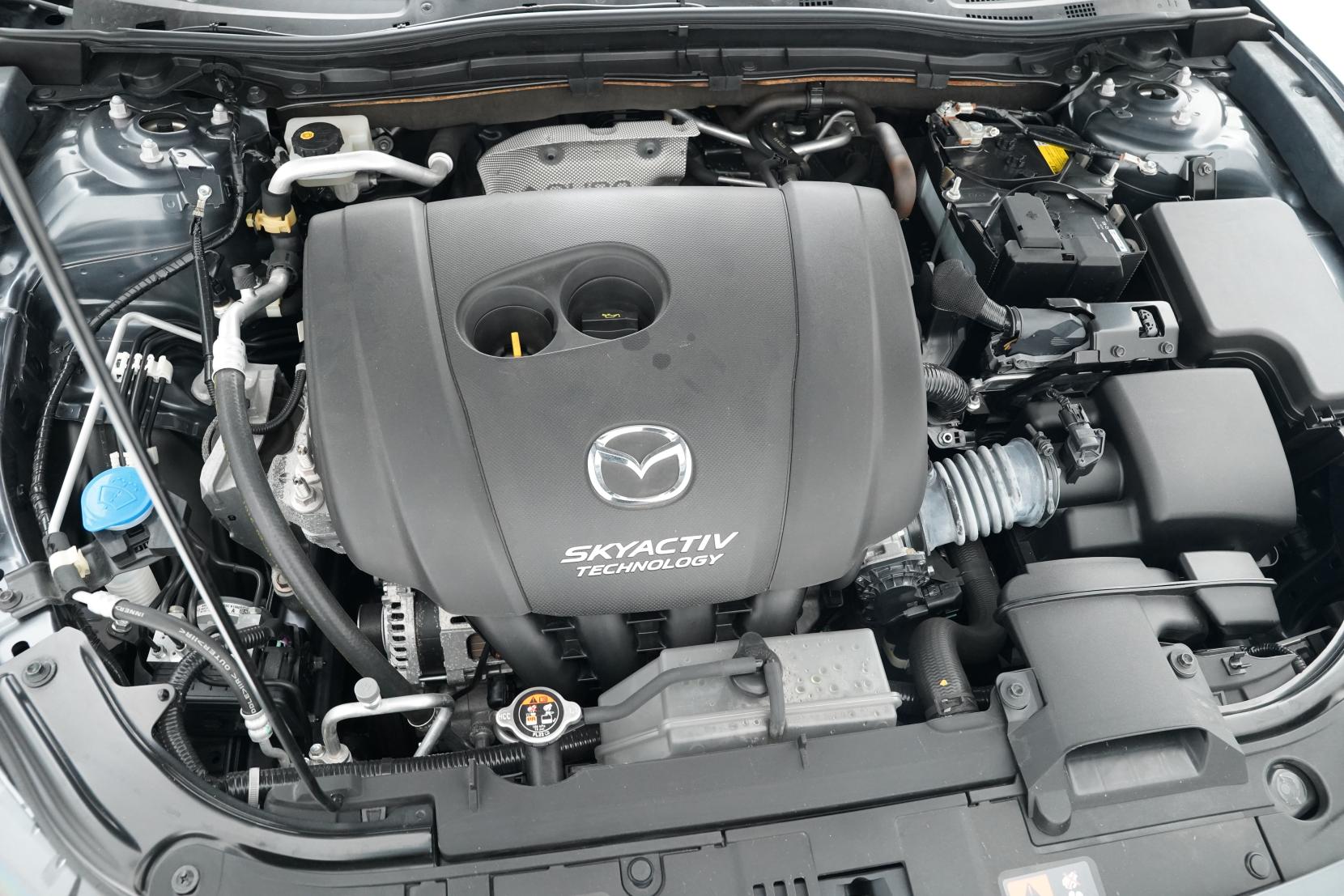 Mazda Axela 2.0 SPORT 20S TOURING