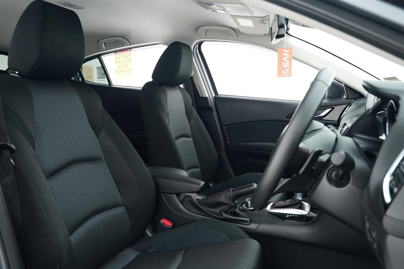 Mazda Axela 2.0 SPORT 20S TOURING