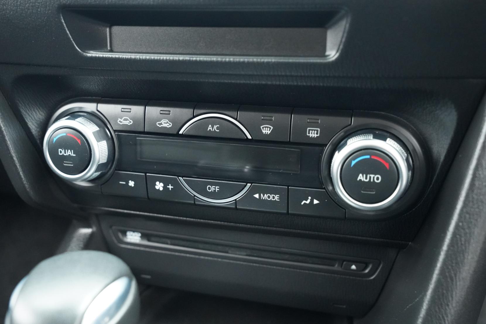 Mazda Axela 2.0 SPORT 20S TOURING