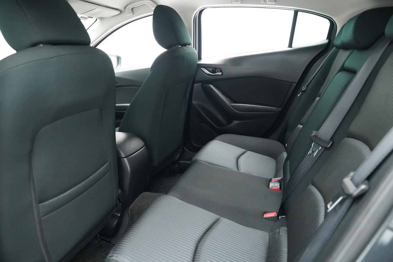 Mazda Axela 2.0 SPORT 20S TOURING