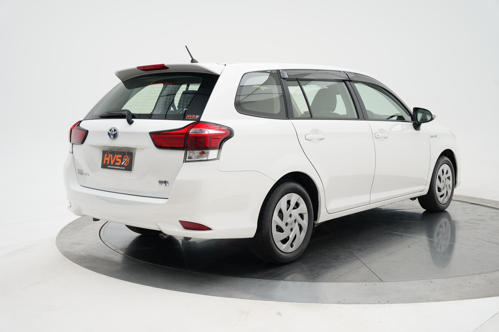 Toyota Corolla 1.5 Fielder Hybrid