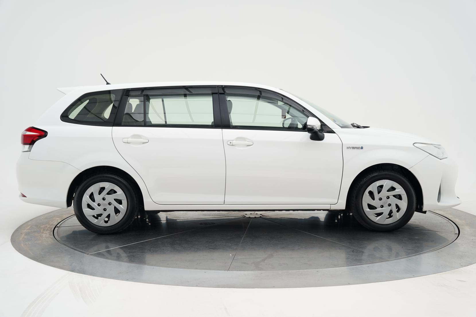 Toyota Corolla 1.5 Fielder Hybrid