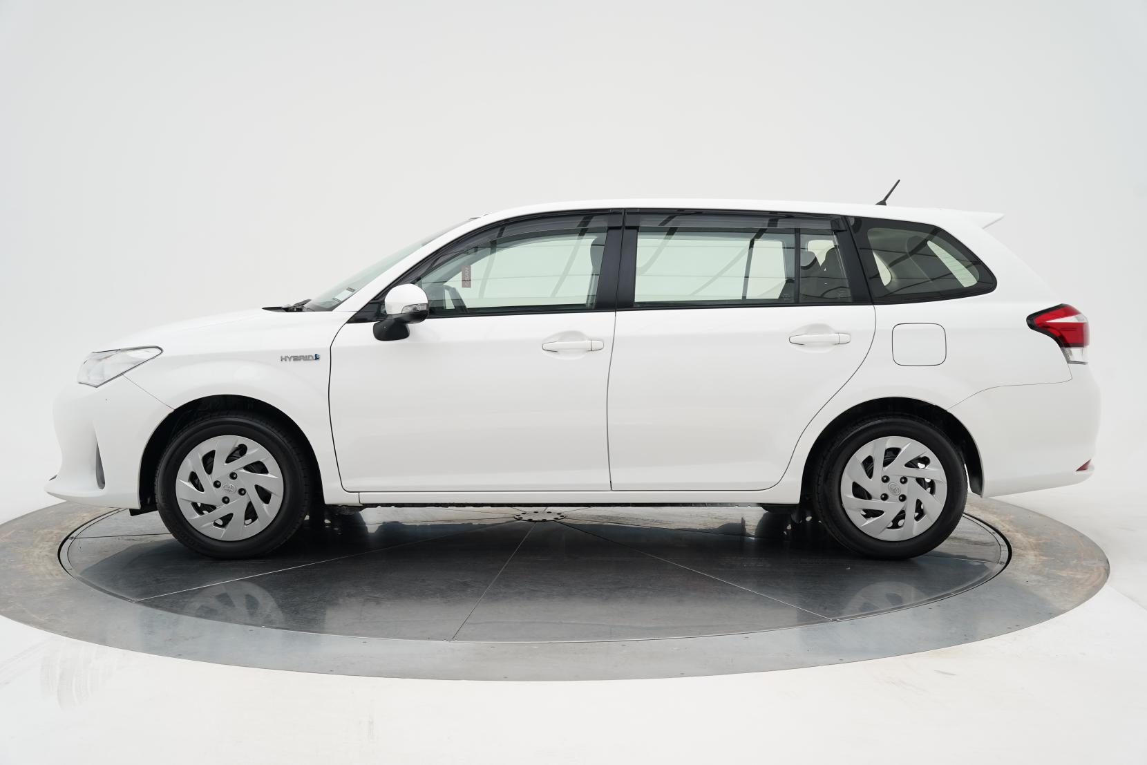 Toyota Corolla 1.5 Fielder Hybrid