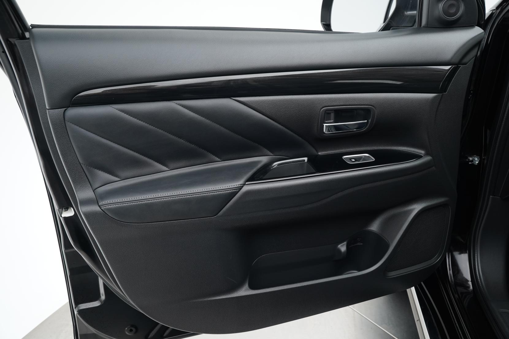 Mitsubishi Outlander 2.0 PHEV PHEV 4WD G SAFETY PACKAGE