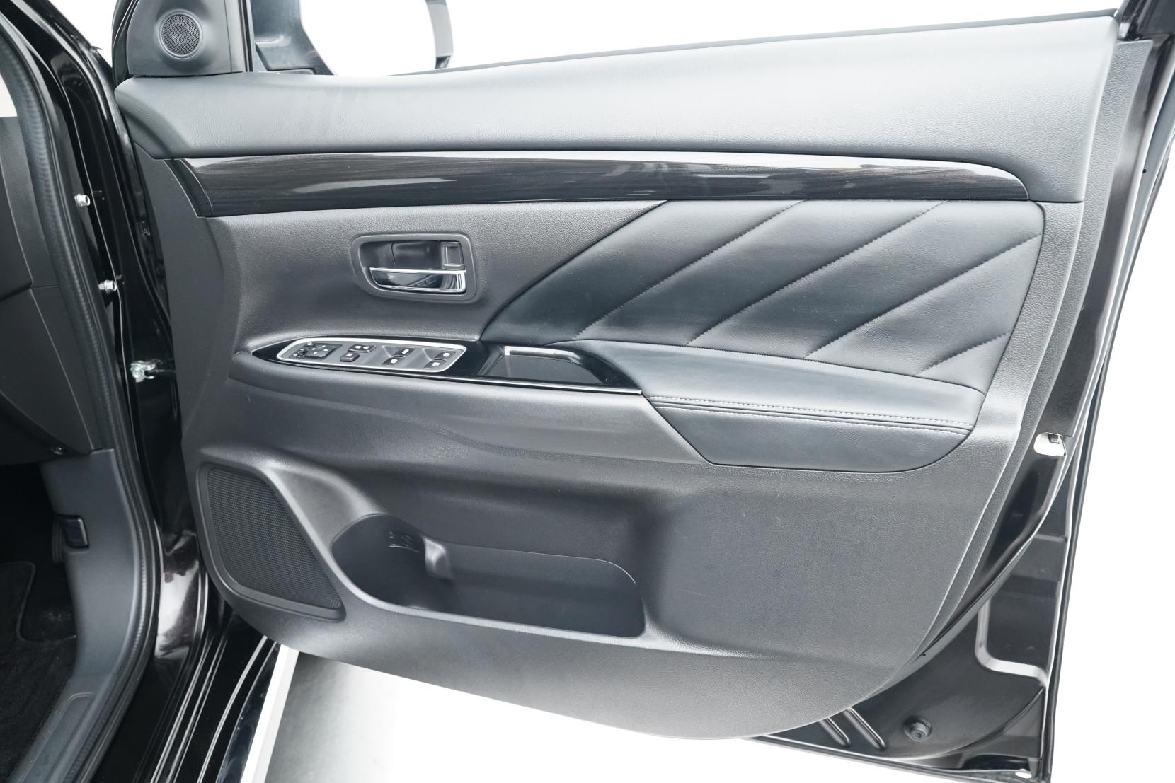 Mitsubishi Outlander 2.0 PHEV PHEV 4WD G SAFETY PACKAGE